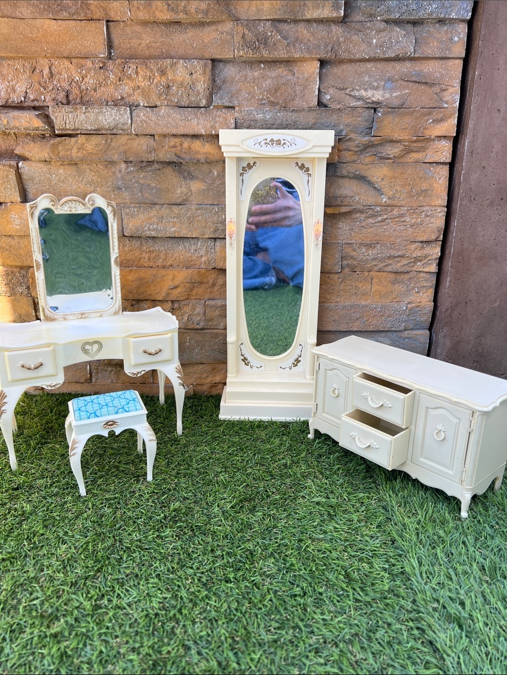 Vintage ‘barbie/ Sindy’ sized doll furniture mixed Lot, mirror lights up GUC 70s